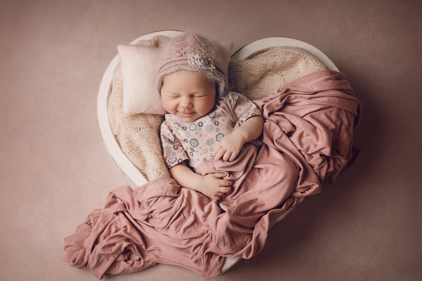 Vastsündinud svg+xml,%3Csvg%20xmlns%3D%22http%3A%2F%2Fwww.w3 - Vastsündinud