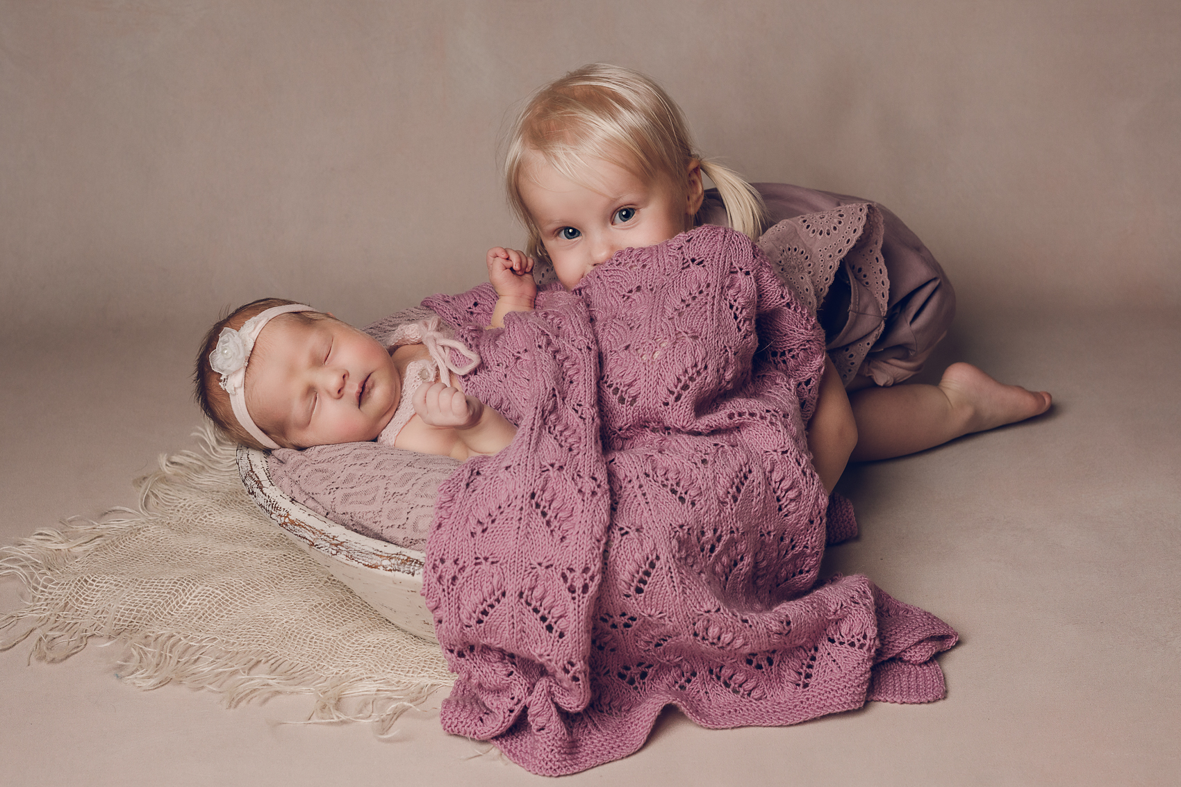 Vastsündinud svg+xml,%3Csvg%20xmlns%3D%22http%3A%2F%2Fwww.w3 - Vastsündinud